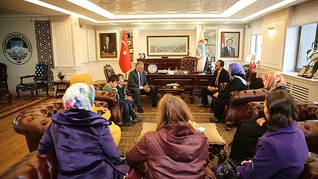 'ÇOCUKLARIMIZIN  MUTLULUĞU BİZE YETER'