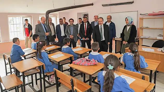 ÇOCUKLARIN 'BAŞKAN AMCA' SEVİNCİ