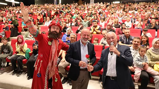ÇOLAKBAYRAKDAR, 'DEĞERLERİMİZE BAĞLI NESİLLERİN  YETİŞMESİNİ SAĞLIYORUZ'