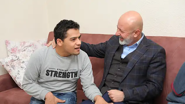 Çolakbayrakdar: Engelleri birlikte aşıyoruz