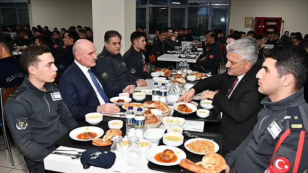 Çolak,Polis Okulundaki iftara katıldı