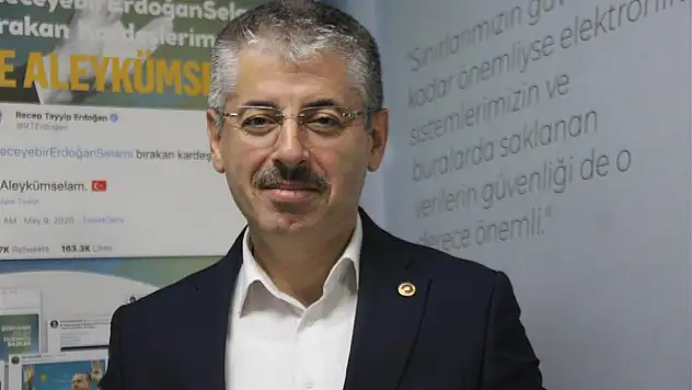 Çopuroğlu'ndan Özel'e: 'Sadece eczacılık yapmalı'