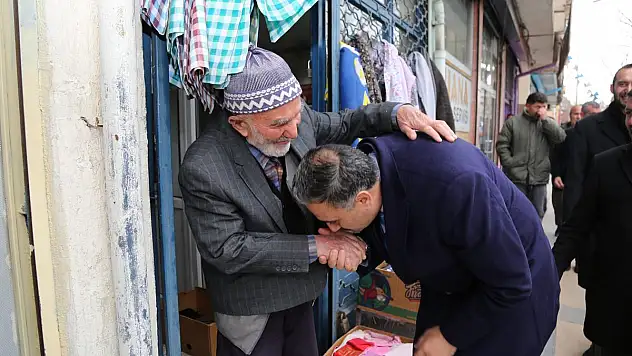 CUMHUR İTTİFAKINDAN CUMHURİYET CADDESİ ESNAFINA ZİYARET