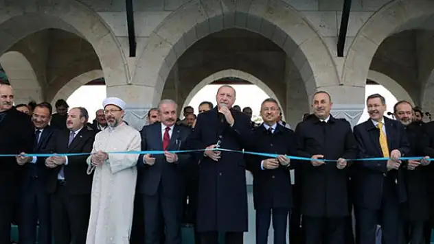 Cumhurbaşkanı Erdoğan: Camilerin Süsü Cemaatidir, Özellikle De Gençlerdir