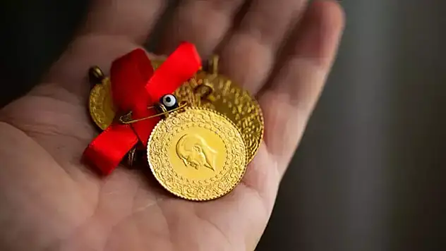 Cumhuriyet altını asgari ücreti geçti