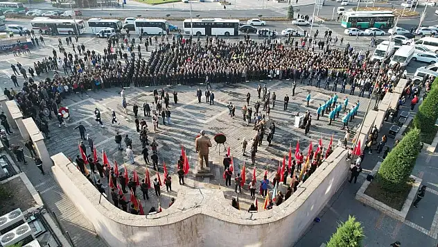 Cumhuriyet Meydanında Anma Töreni düzenlendi