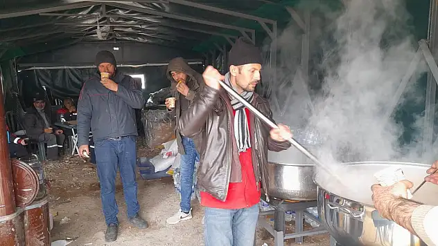 DEPREM BÖLGELERİNDE YEMEK HİZMETİ