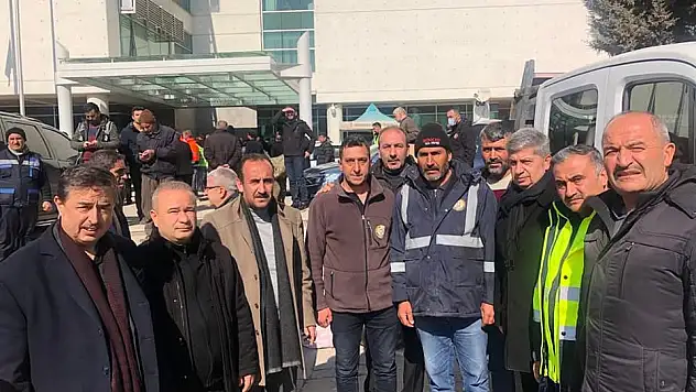 Deprem bölgelerini ziyaret ettiler