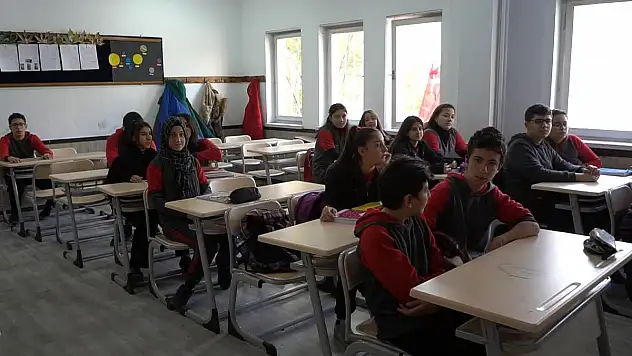 Deprem bölgesindeki okullar ile ilgili karar açıklandı