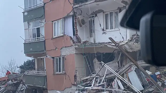 DEPREM BÖLGESİNE DOĞRU EKİPLER YOLDA