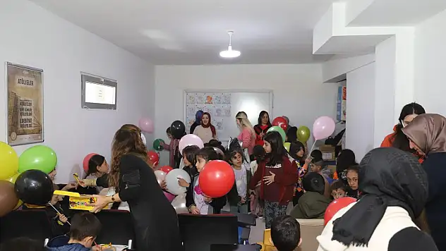 DEPREMZEDELERE MANEVİ DESTEK SÜRÜYOR