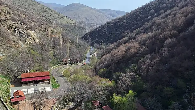 Derebağı Şelalesi coştu: Debi 15 yılın zirvesinde