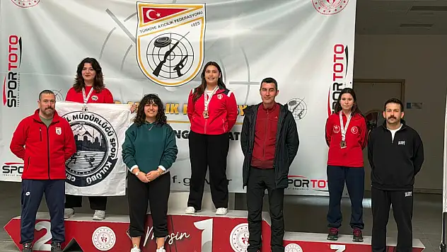 Dereceye giren sporculara tebrik