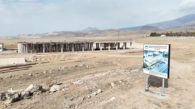 Develi'nin yeni otobüs terminali inşaatı hızla yükseliyor