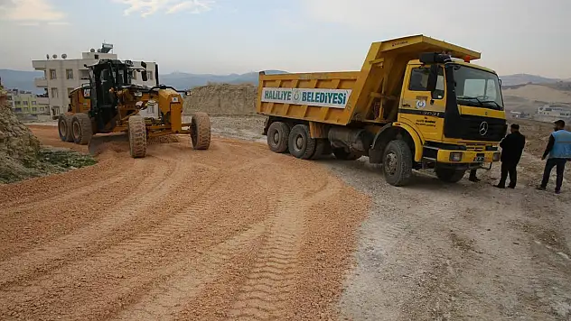 DEVTEŞTİ'NDE BOZULAN YOLLAR ONARILDI