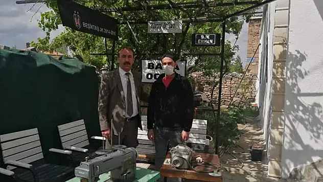 dikiş makinasını hediye etti