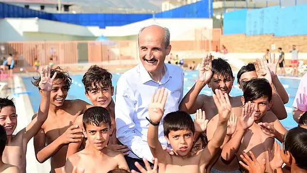 DULKADİROĞLU YÜZME HAVUZU YENİ SEZONA HAZIR