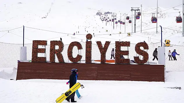 DÜNYA MARKASI ERCİYES'TE BAHARDA KAYAK HEYECANI