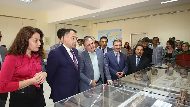 Dünya Mirası Tarihi Yapıları Öğreniyorlar