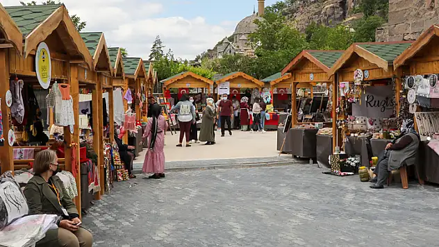 EL İŞİ ÜRÜNLERİ SERGİLENECEK