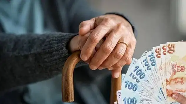 Emekli maaşına asgari ücret şartı geliyor