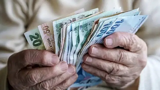 Emekliler Bayram İkramiyesi Artışını Bekliyor