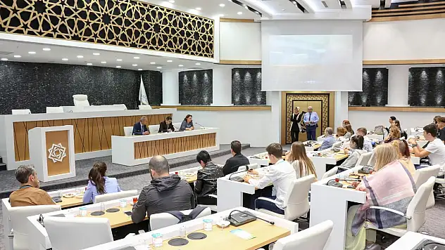 ERASMUS ÖĞRENCİLERİ MERAM BELEDİYESİNİ ZİYARET ETTİ
