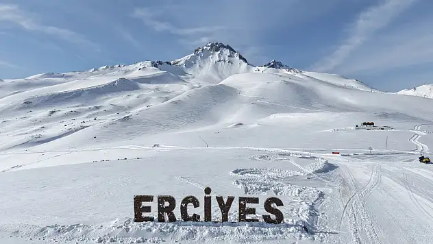 Erciyes, ara tatil ve bayramda kayakseverleri bekliyor