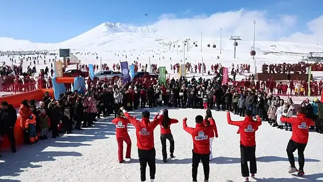 Erciyes Kış Festivali görsel şölen yaşattı