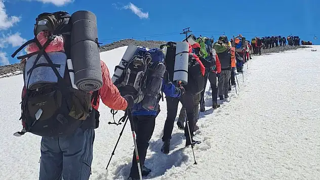 Erciyes'te 19 Mayıs Zirve Tırmanışı