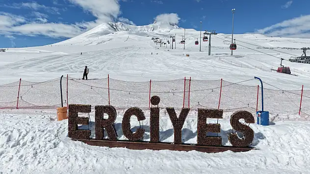 Erciyes'te kayak sezonu uzadı