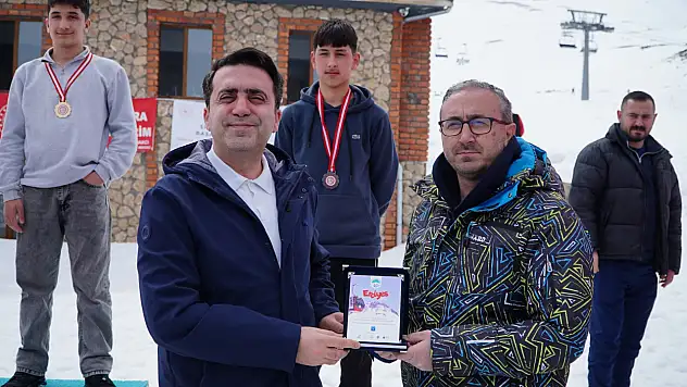Erciyes'te Kökbörü ve Kızak Şampiyonası 5 Bin Kişiyi Buluşturdu