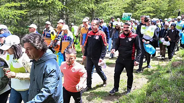 Erciyes'te 'Orman Benim' Etkinliğiyle Çevre Temizliği