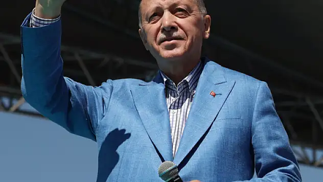 ERDOĞAN KAYSERİ'DE ŞARKI SÖYLEDİ