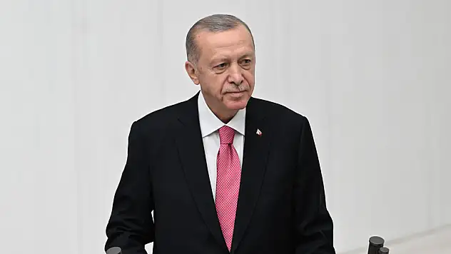 ERDOĞAN YENİ KABİNEYİ AÇIKLADI