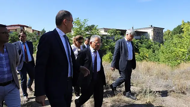 ESKİ MÜZE TAŞINIYOR, YENİ MÜZE KURULUYOR