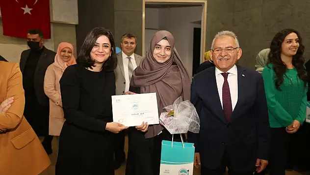 EVLİLİK AKADEMİSİ SERTİFİKA TÖRENİ'NE KATILDI