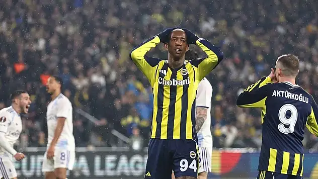 Fenerbahçe, Aston Villa'ya Kadıköy'de 1-0 yenildi