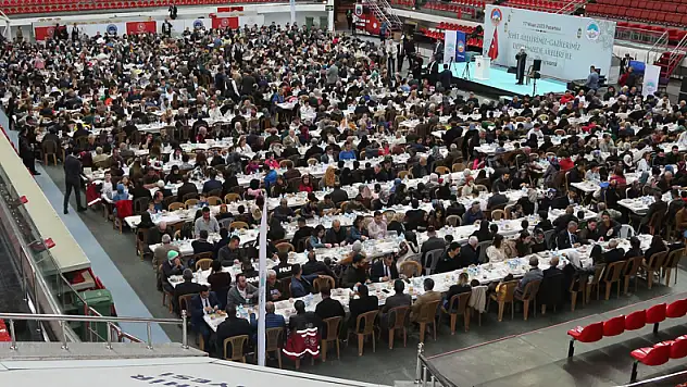 GAZİLER VE DEPREMZEDE AİLELER ONURUNA İFTAR