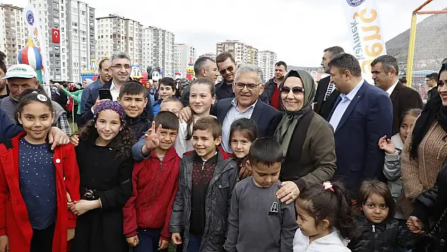 GEÇMİŞTEN GÜNÜMÜZE ÇOCUKLAR SERGİ İLE ANILACAK