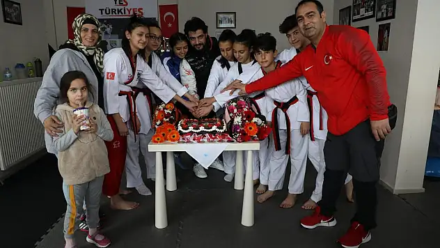 GELECEĞİN ŞAMPİYON ADAYLARI BAŞARILARINI KUTLADILAR