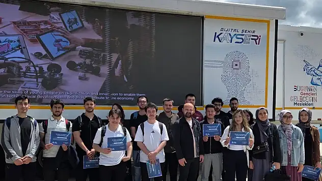 Geleceğin Yazılımcıları Bilişim Akademisi'nden Mezun Oldu