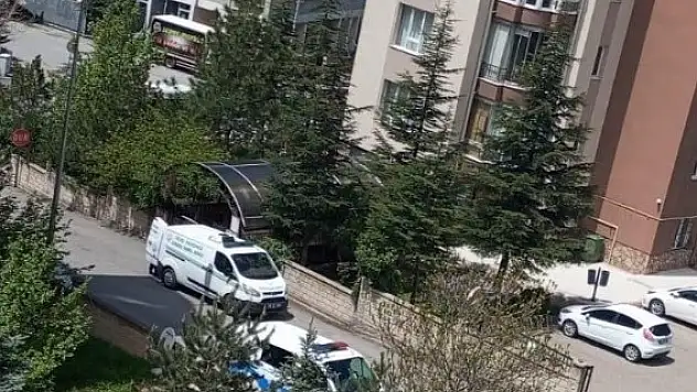Genç kadın yaşamına son verdi