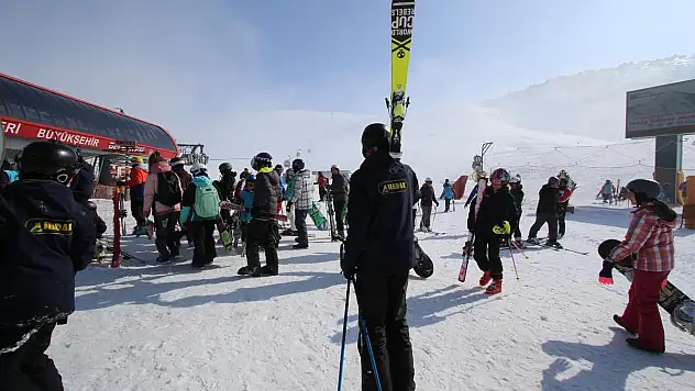 'GENÇLERİMİZİ MİLLİ SPORCU OLARAK GÖRMEK İSTİYORUZ'