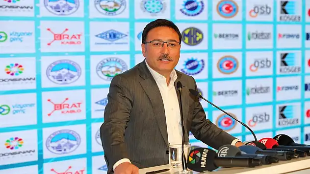 Gökmen Çiçek Savunma Sanayi Sempozyumu  Sergisi'nin Açılışına Katıldı