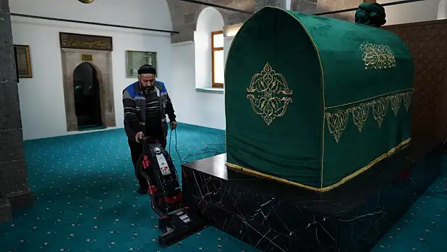 GÜL SUYU İLE GENEL TEMİZLİK YAPILDI