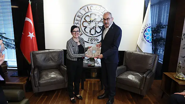 Gülsoy'dan İş Dünyasına Vize Kolaylığı Çağrısı