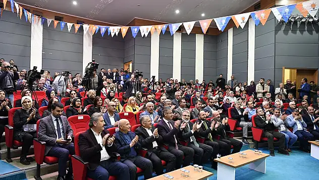 'Güneş Balçıkla Sıvanmaz'