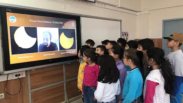  'GÜNEŞ TUTULMASI' HEYECANINI CANLI YAYINLADI
