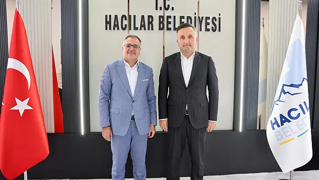 Hacılar Belediye Başkanı Özdoğan'dan gençlere teknoloji desteği